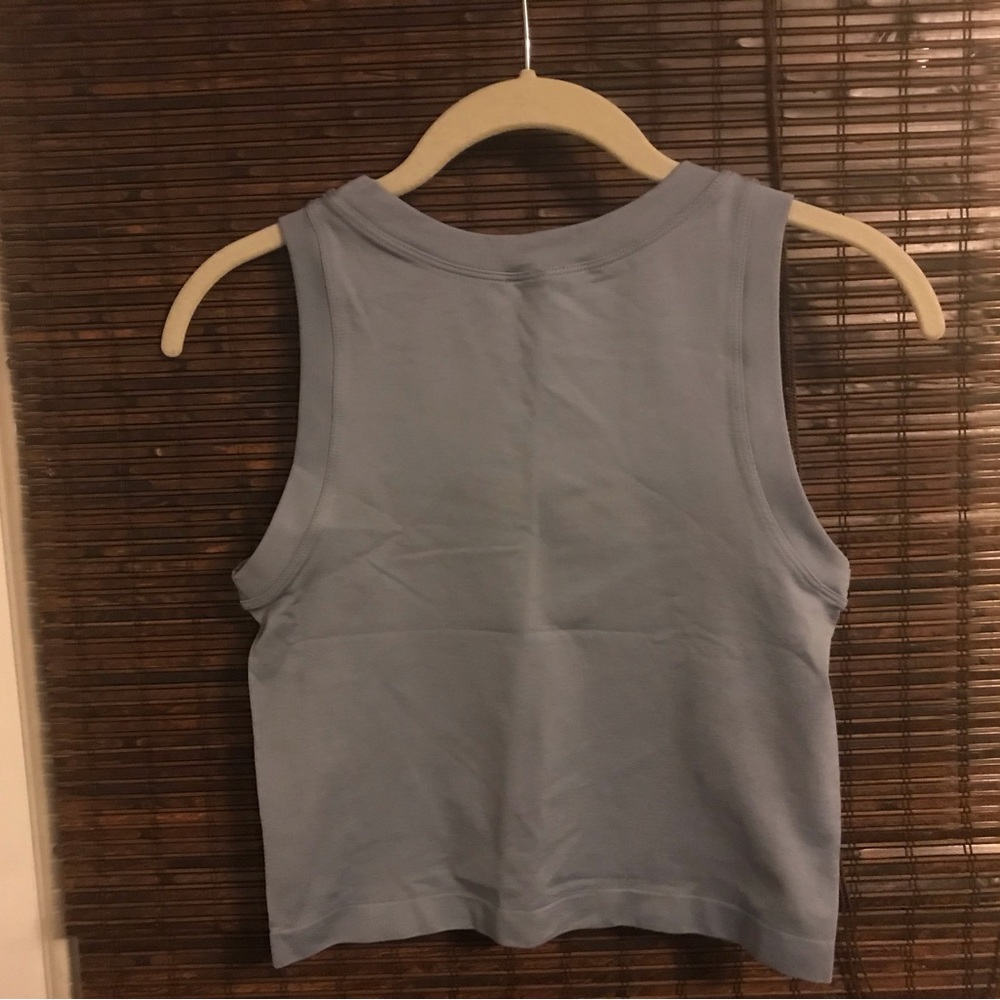 Now Dynamic Cropped Tank - Picture 3 of 3